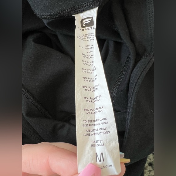 Fabletics Black with Print Leggings - Size M - Picture 4 of 4